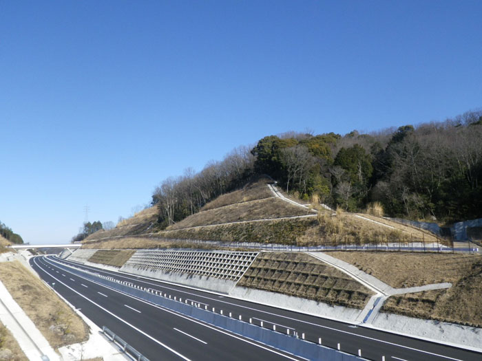 新東名高速道路　常磐東工事