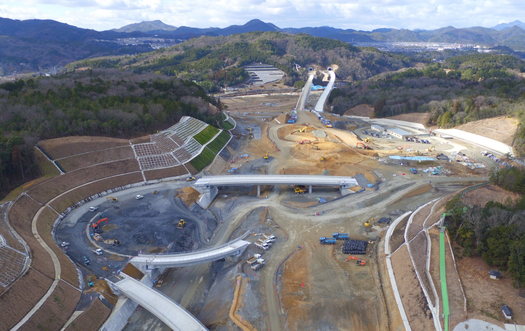 新名神高速道路　川西インターチェンジ　建設プロジェクト2