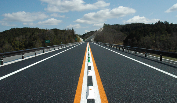 尾道・松江自動車道 右谷舗装工事